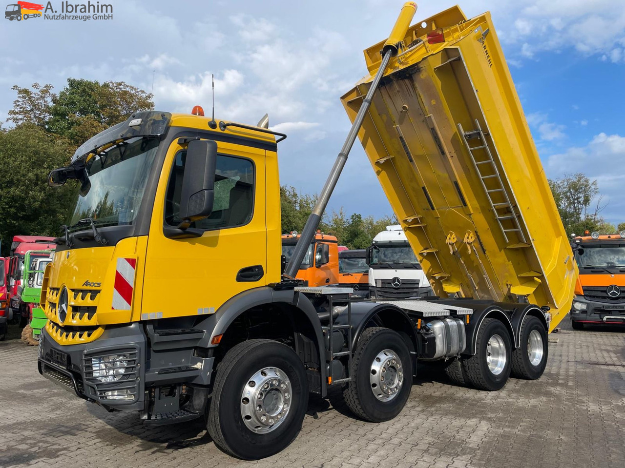 Mercedes-Benz AROCS 4143 8x4 Carnehl Kipper 20 m³ - Camion benne: photos 1 Mercedes-Benz AROCS 4143 8x4 Carnehl Kipper 20 m³ - Camion benne: photos 1