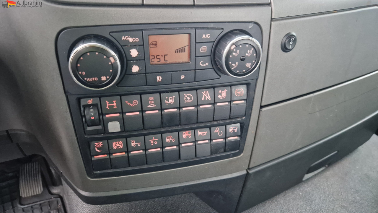 MAN 18.400 TGX Flachdach Retarder, Klima, 1 Bett, Kühlschrank - Tracteur routier: photos 4 MAN 18.400 TGX Flachdach Retarder, Klima, 1 Bett, Kühlschrank - Tracteur routier: photos 4