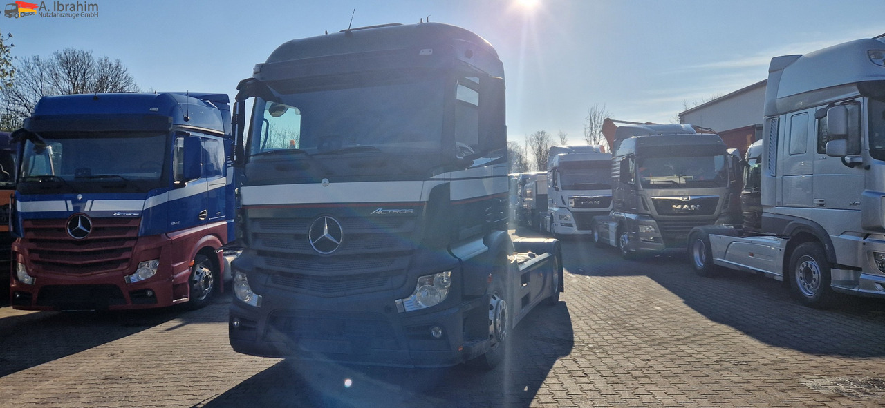 Mercedes-Benz 1840 Actros, 3x vorhanden, identisch - Tracteur routier: photos 1 Mercedes-Benz 1840 Actros, 3x vorhanden, identisch - Tracteur routier: photos 1