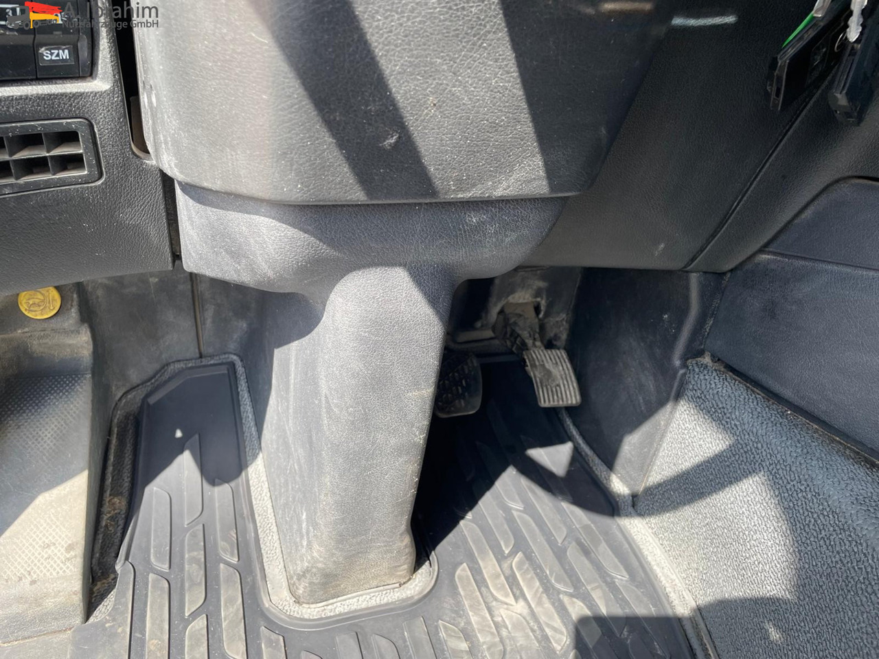 Mercedes-Benz 1845 Kipphydraulik, Retarder, Kompressor 4x2 - Tracteur routier: photos 2 Mercedes-Benz 1845 Kipphydraulik, Retarder, Kompressor 4x2 - Tracteur routier: photos 2