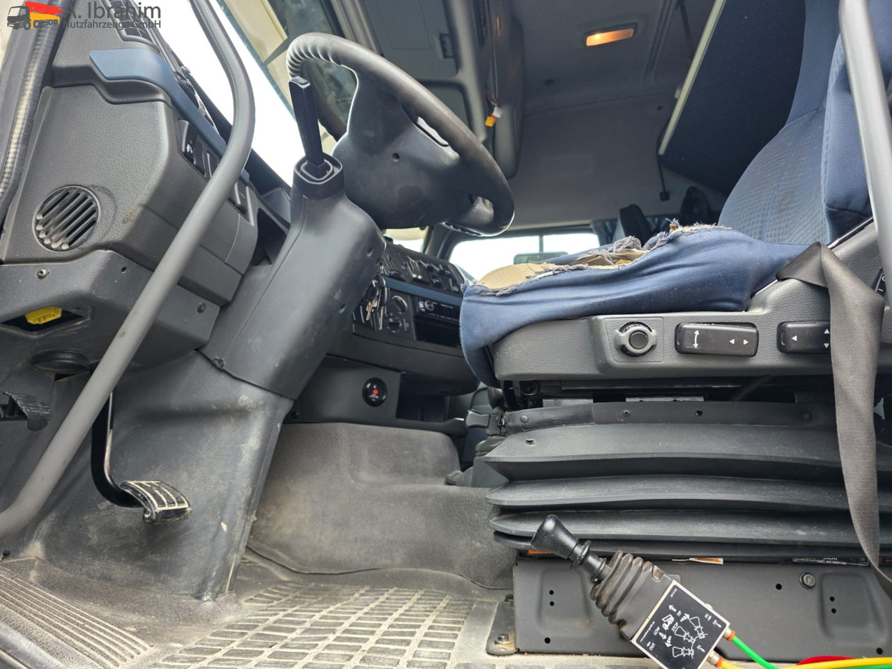 Volvo FH 520 | 6x4 | Schaltgetriebe | Blatt Blatt Klima | Trommelbremse | 3 Pedals - Tracteur routier: photos 3 Volvo FH 520 | 6x4 | Schaltgetriebe | Blatt Blatt Klima | Trommelbremse | 3 Pedals - Tracteur routier: photos 3