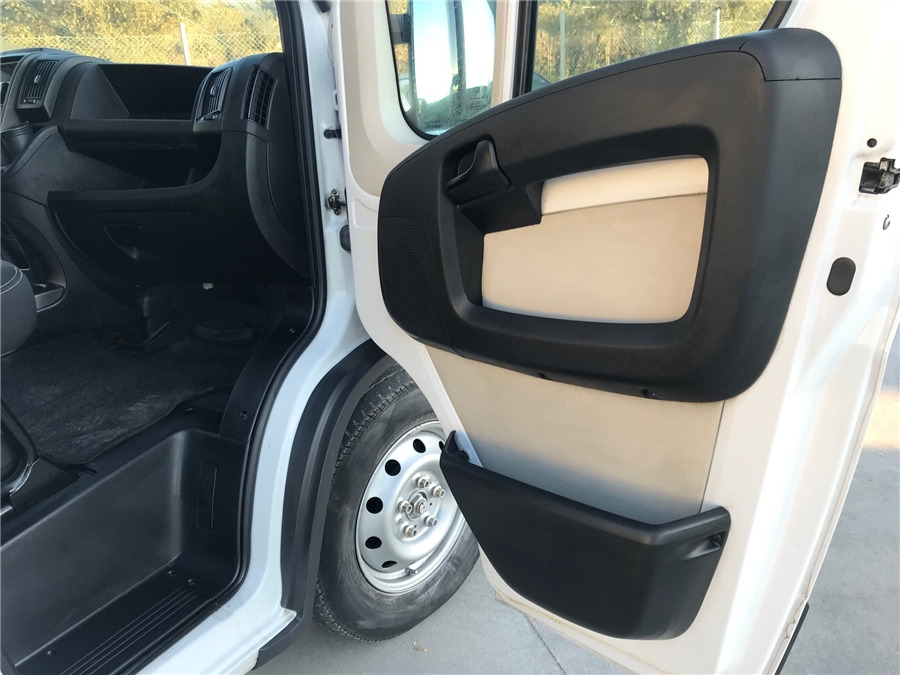 FIAT DUCATO - Utilitaire plateau: photos 5 FIAT DUCATO - Utilitaire plateau: photos 5