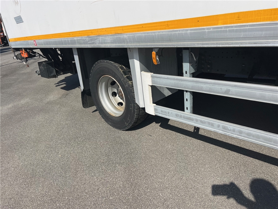 Camion frigorifique Iveco 140E25: photos 9