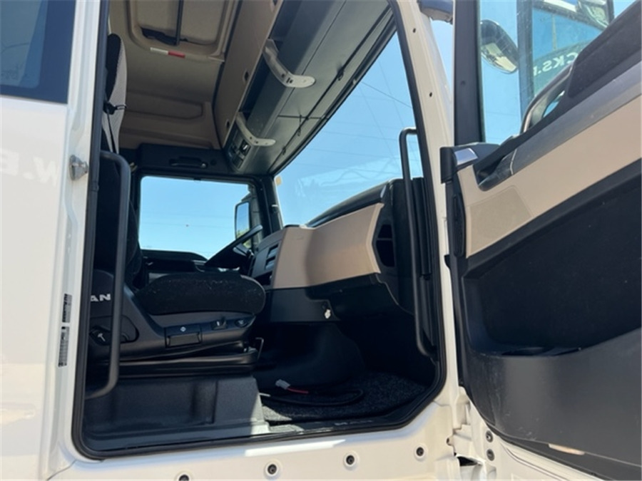 MAN TGX 18.460 - Tracteur routier: photos 5 MAN TGX 18.460 - Tracteur routier: photos 5