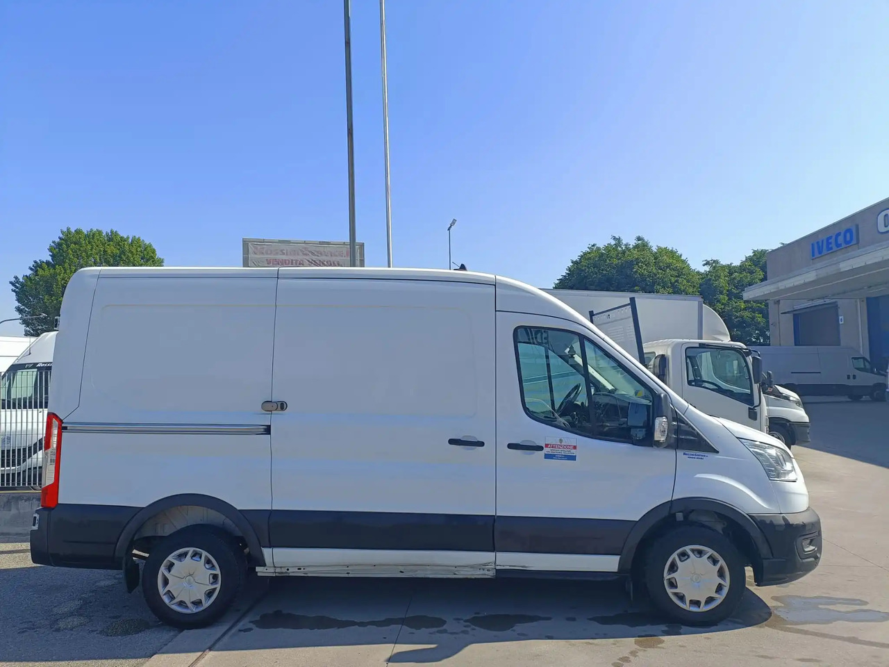 FORD TRANSIT FURGONE STANDARD - Fourgon utilitaire: photos 3 FORD TRANSIT FURGONE STANDARD - Fourgon utilitaire: photos 3