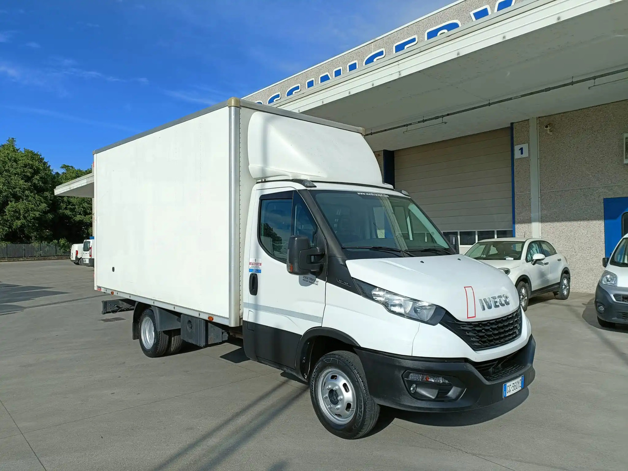 IVECO 35C14 FURGONATO BOX - Fourgon grand volume: photos 1 IVECO 35C14 FURGONATO BOX - Fourgon grand volume: photos 1