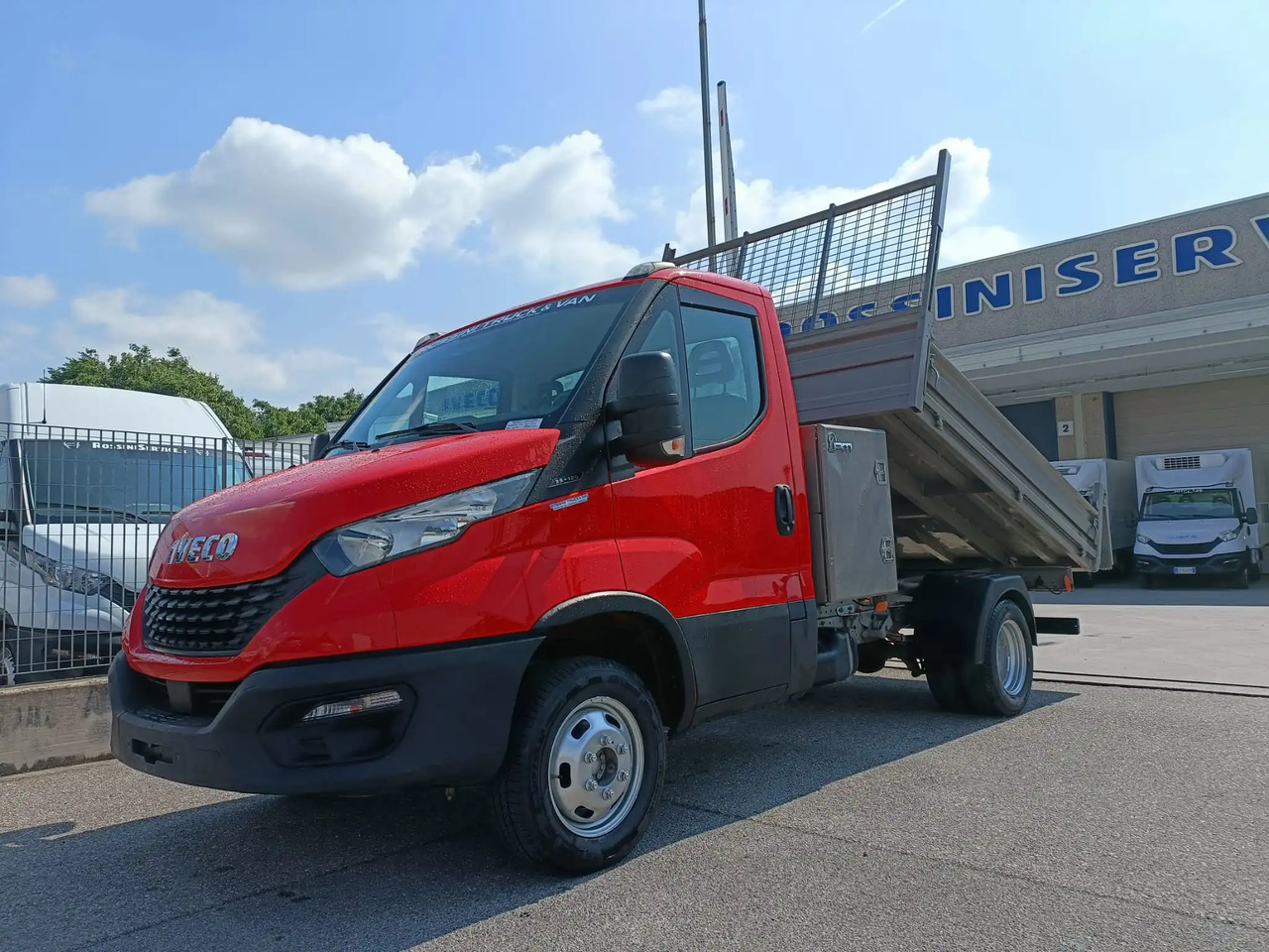 IVECO DAILY 35C12 RIBALTABILE - Utilitaire benne: photos 3 IVECO DAILY 35C12 RIBALTABILE - Utilitaire benne: photos 3