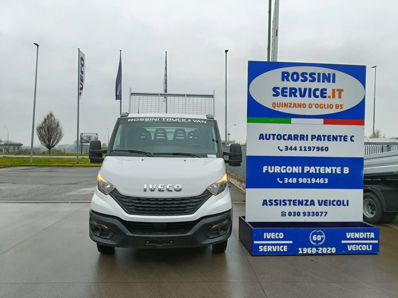 IVECO DAILY 35C14 DOPPIA CABINA RIBALTABILE 2.3 - Utilitaire benne: photos 5 IVECO DAILY 35C14 DOPPIA CABINA RIBALTABILE 2.3 - Utilitaire benne: photos 5