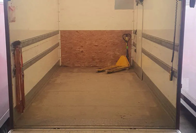 IVECO EUROCARGO 100E18 - Camion fourgon: photos 5 IVECO EUROCARGO 100E18 - Camion fourgon: photos 5