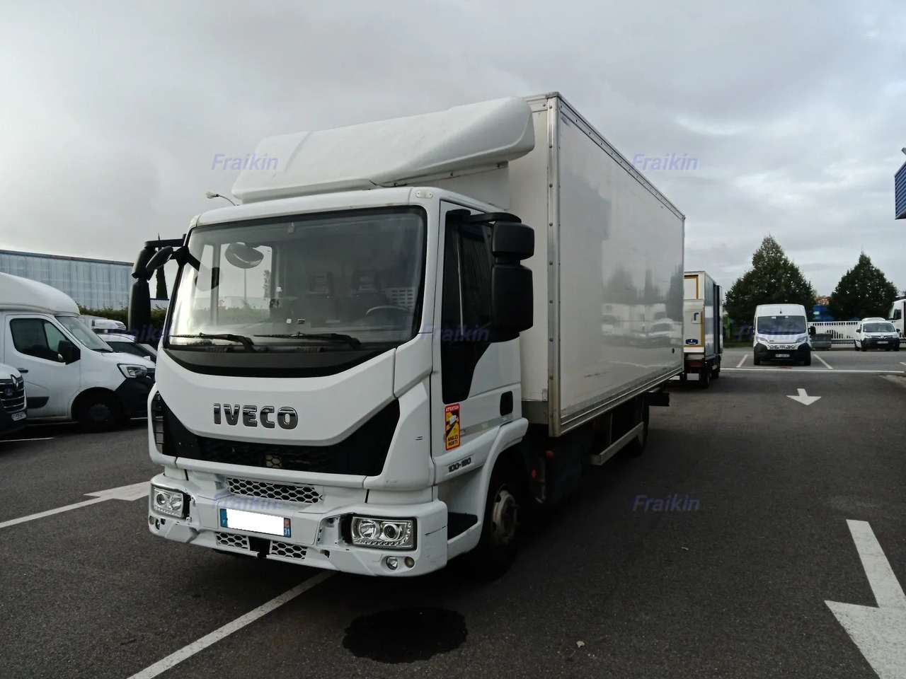 IVECO EUROCARGO 100E19P - Camion fourgon: photos 2 IVECO EUROCARGO 100E19P - Camion fourgon: photos 2