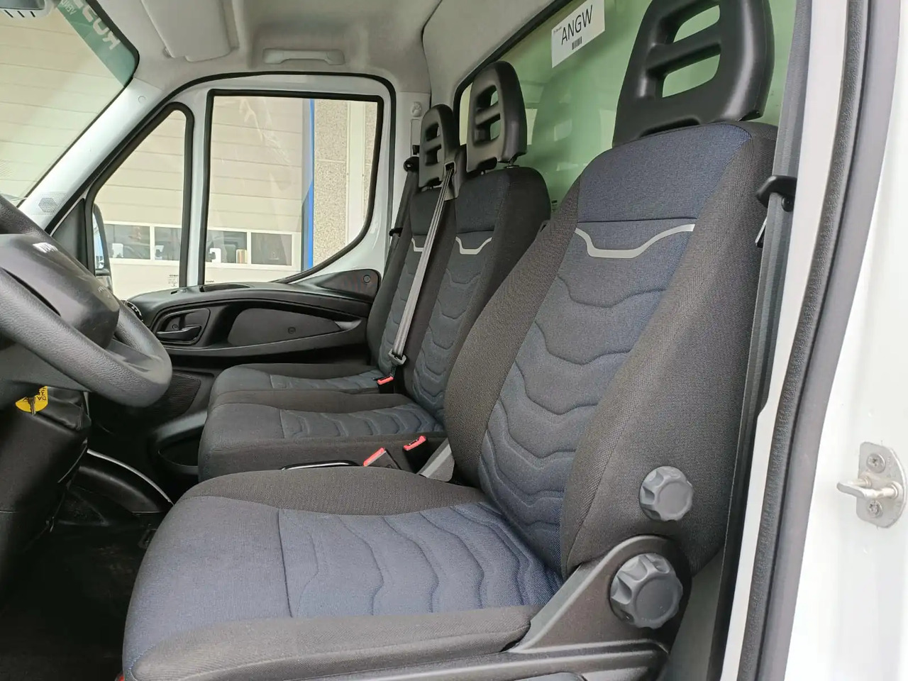 IVECO DAILY 35C16 - Véhicule utilitaire: photos 3 IVECO DAILY 35C16 - Véhicule utilitaire: photos 3