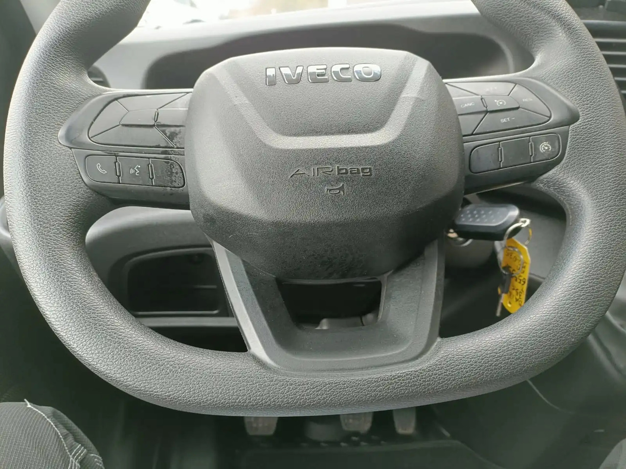 IVECO DAILY 35C16 - Véhicule utilitaire: photos 4 IVECO DAILY 35C16 - Véhicule utilitaire: photos 4
