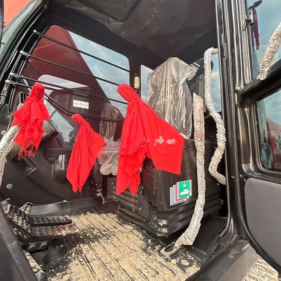 Hitachi ZX200-3 - Pelle sur chenille: photos 5 Hitachi ZX200-3 - Pelle sur chenille: photos 5