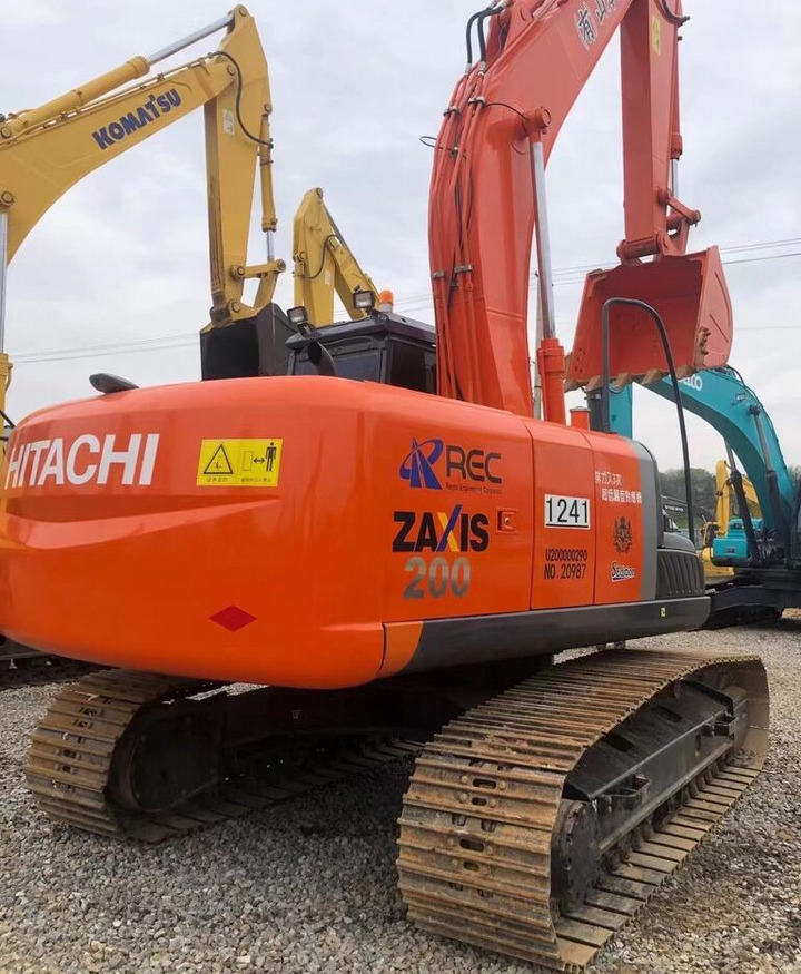 Hitachi ZX200-3 - Pelle sur chenille: photos 3 Hitachi ZX200-3 - Pelle sur chenille: photos 3