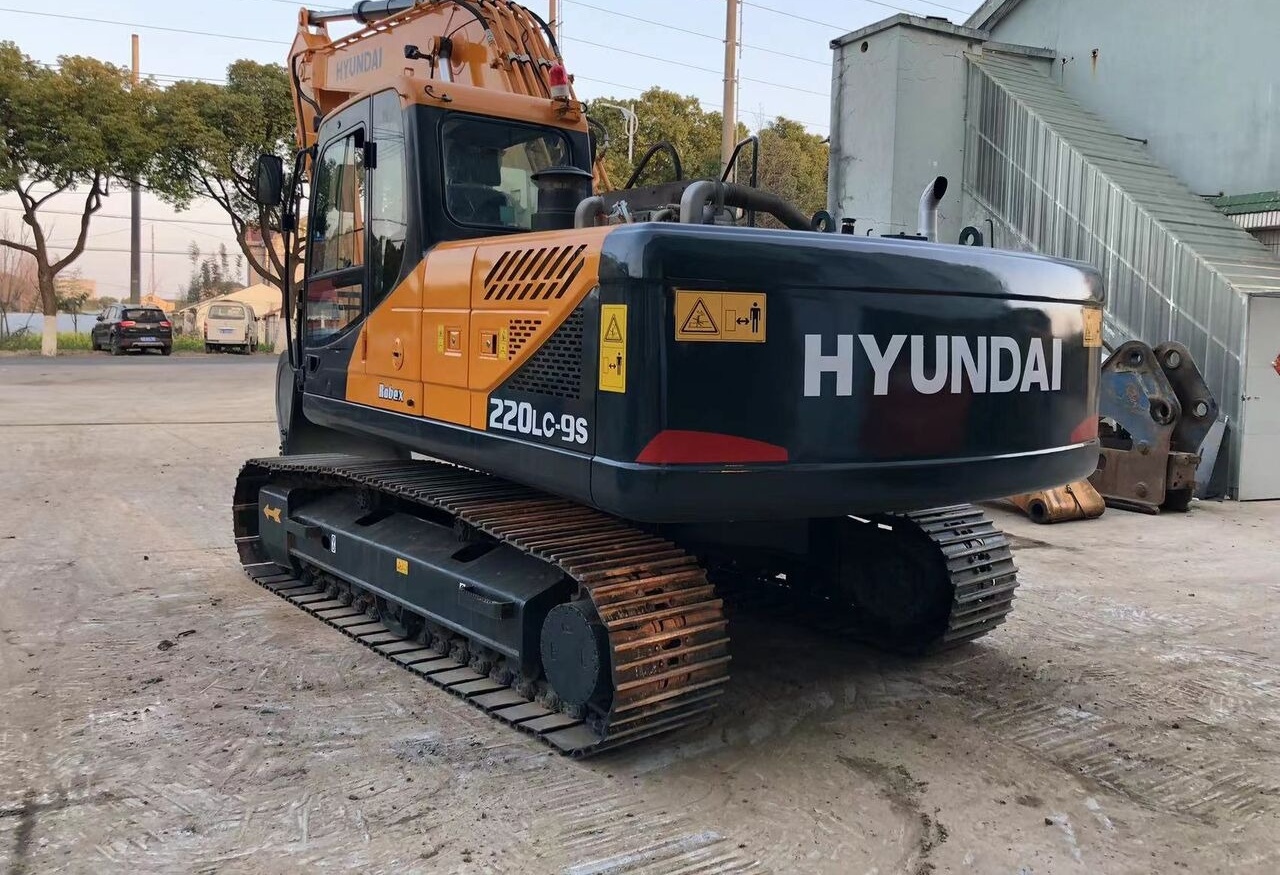 Hyundai 220LC-9S - Pelle sur chenille: photos 1 Hyundai 220LC-9S - Pelle sur chenille: photos 1