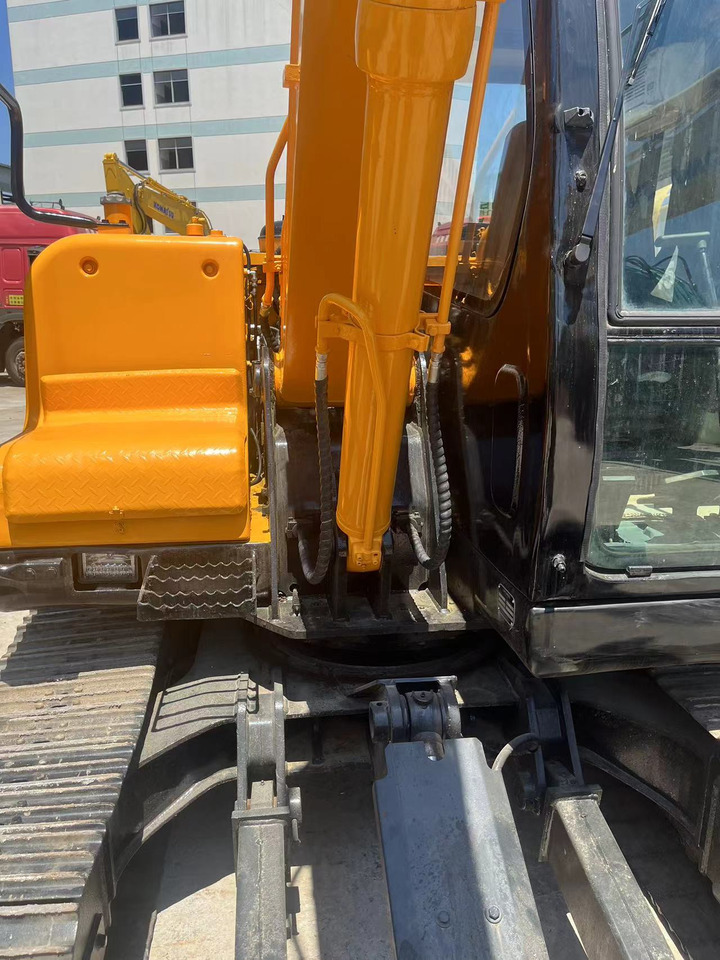 Hyundai R80-7 - Mini pelle: photos 3 Hyundai R80-7 - Mini pelle: photos 3