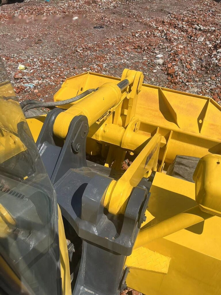 Komatsu WA380 - Chargeuse sur pneus: photos 3 Komatsu WA380 - Chargeuse sur pneus: photos 3