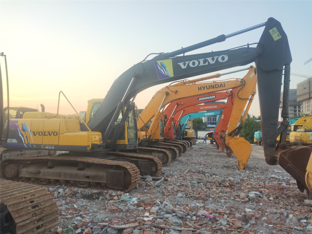 Volvo EC210BLC - Pelle sur chenille: photos 5 Volvo EC210BLC - Pelle sur chenille: photos 5