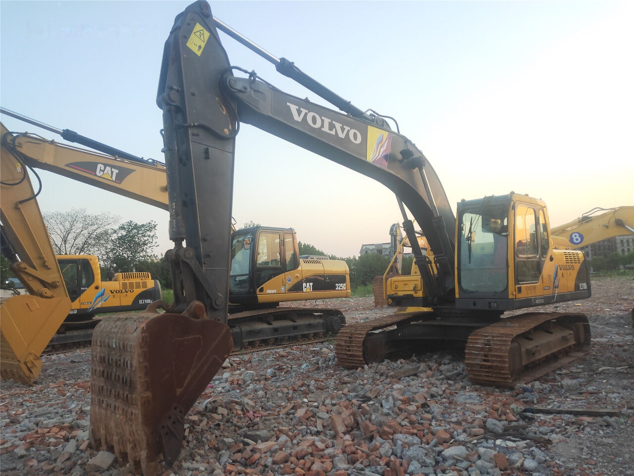 Volvo EC210BLC - Pelle sur chenille: photos 4 Volvo EC210BLC - Pelle sur chenille: photos 4