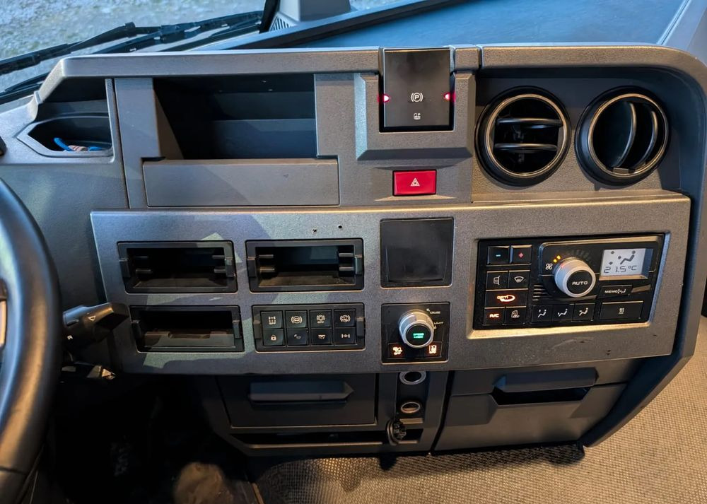 Tracteur routier Renault T440: photos 18