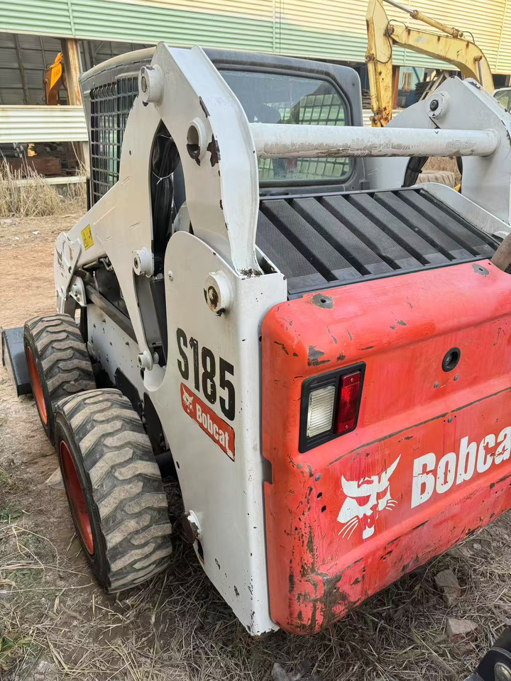 BOBCAT S185 - Mini chargeuse: photos 2 BOBCAT S185 - Mini chargeuse: photos 2