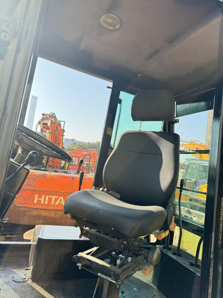 CAT 420F - Tractopelle: photos 3 CAT 420F - Tractopelle: photos 3