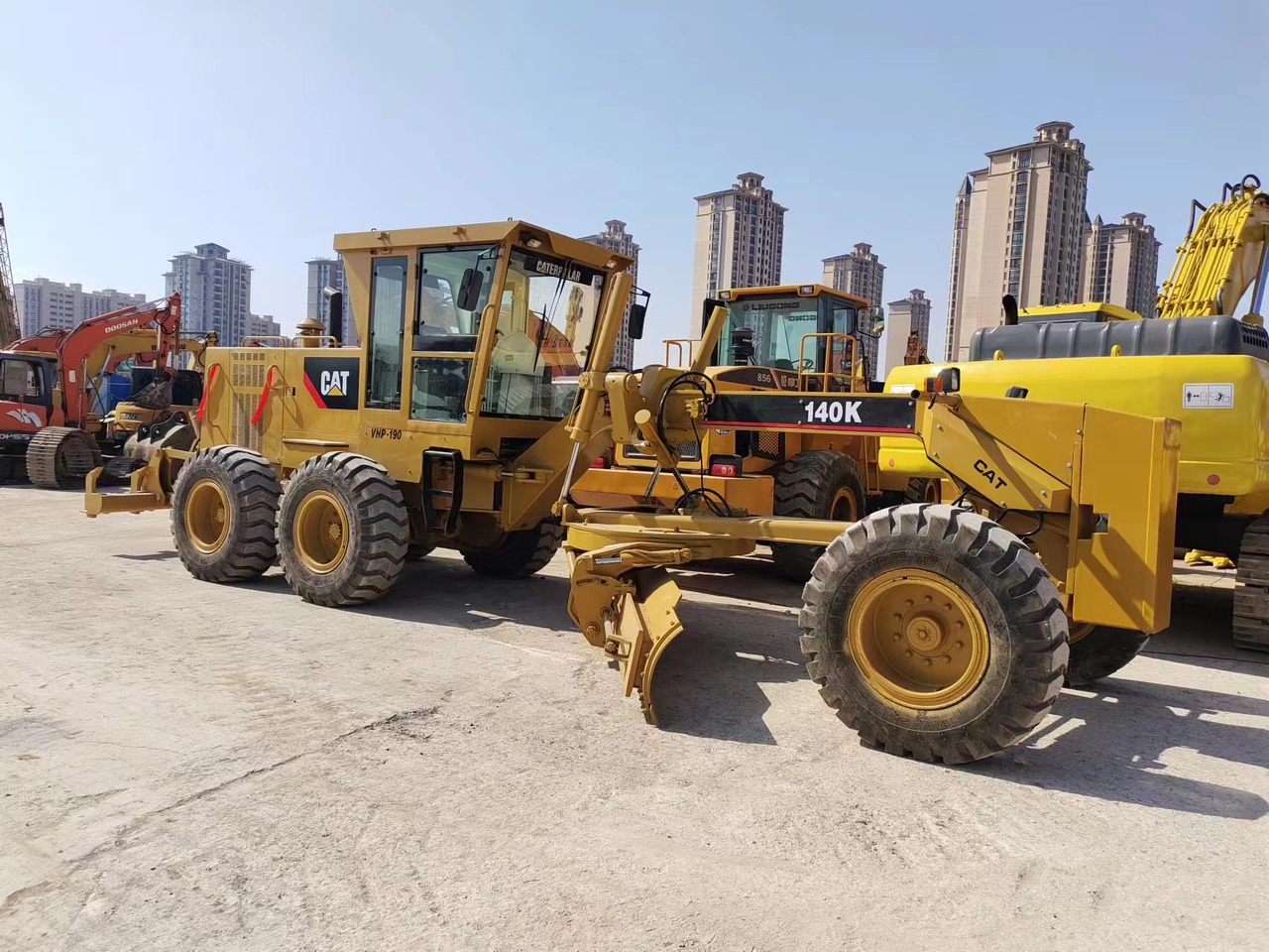 CATERPILLAR 140K - Niveleuse: photos 2 CATERPILLAR 140K - Niveleuse: photos 2