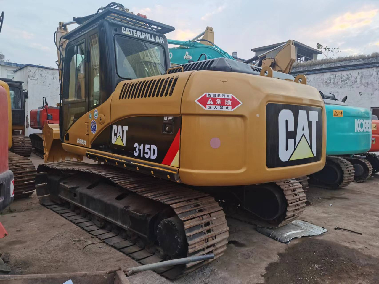 CATERPILLAR 315D - Pelle sur chenille: photos 1 CATERPILLAR 315D - Pelle sur chenille: photos 1