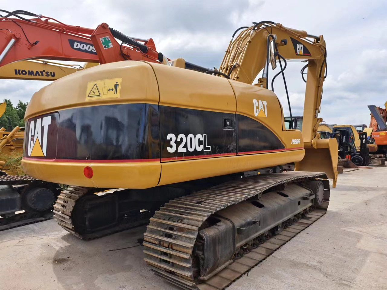 CATERPILLAR 320C - Pelle sur chenille: photos 2 CATERPILLAR 320C - Pelle sur chenille: photos 2