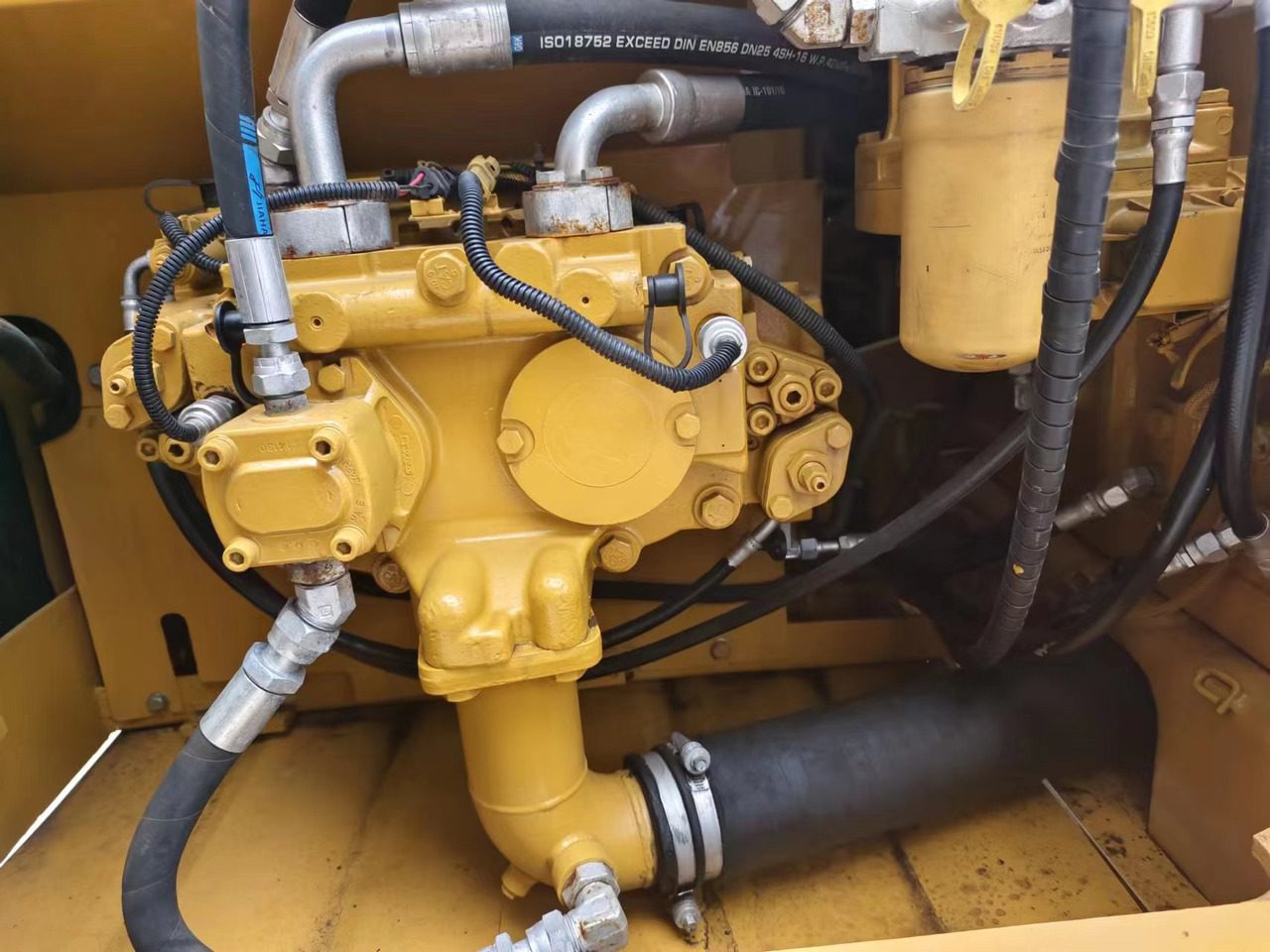 CATERPILLAR 320D - Pelle sur chenille: photos 5 CATERPILLAR 320D - Pelle sur chenille: photos 5