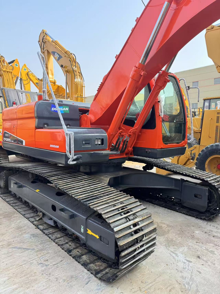 DOOSAN DX225 - Pelle sur chenille: photos 2 DOOSAN DX225 - Pelle sur chenille: photos 2