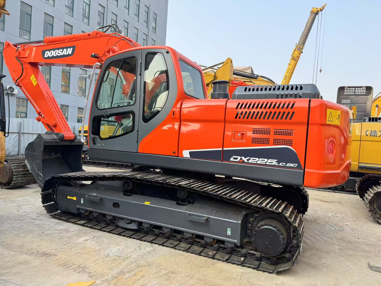 DOOSAN DX225 - Pelle sur chenille: photos 5 DOOSAN DX225 - Pelle sur chenille: photos 5