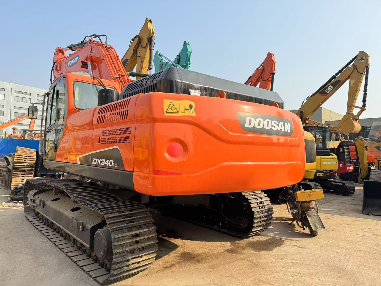 DOOSAN DX340LC - Pelle sur chenille: photos 1 DOOSAN DX340LC - Pelle sur chenille: photos 1
