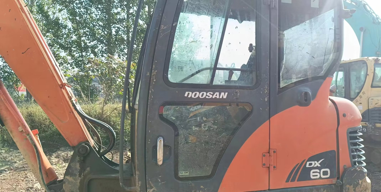 DOOSAN dx60 - Mini pelle: photos 5 DOOSAN dx60 - Mini pelle: photos 5
