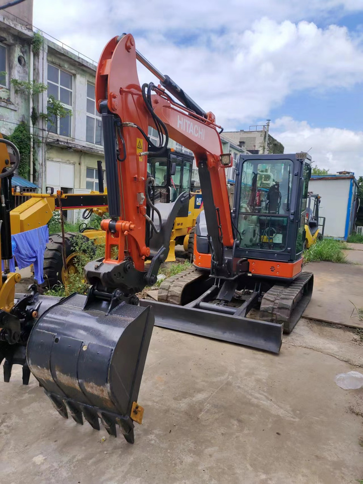 HITACHI ZX55 USR-5A - Mini pelle: photos 1 HITACHI ZX55 USR-5A - Mini pelle: photos 1