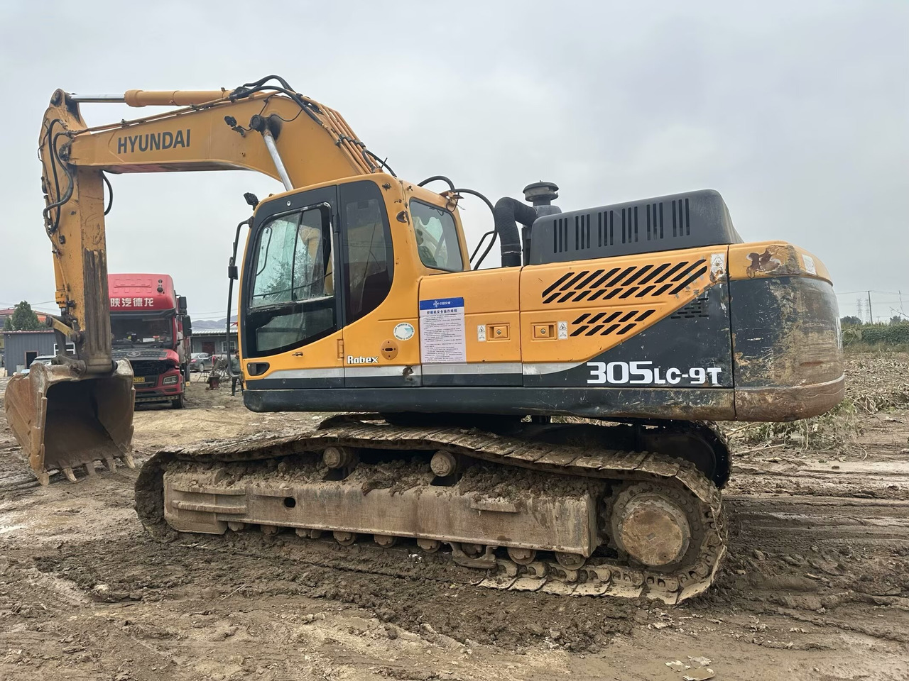 HYUNDAI R305LC-9T - Pelle sur chenille: photos 1 HYUNDAI R305LC-9T - Pelle sur chenille: photos 1