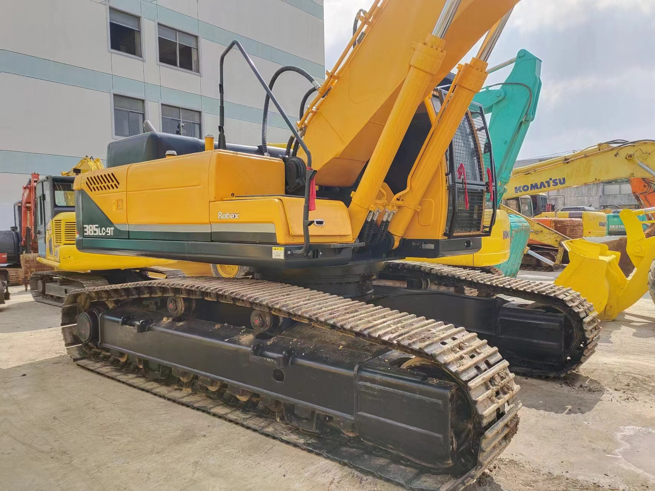 HYUNDAI R385LC-9T R305 R220 - Pelle sur chenille: photos 4 HYUNDAI R385LC-9T R305 R220 - Pelle sur chenille: photos 4