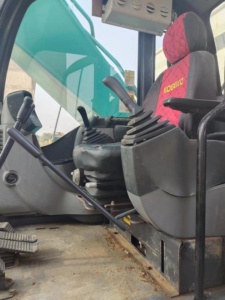 KOBELCO SK350LC-8 - Pelle sur chenille: photos 4 KOBELCO SK350LC-8 - Pelle sur chenille: photos 4