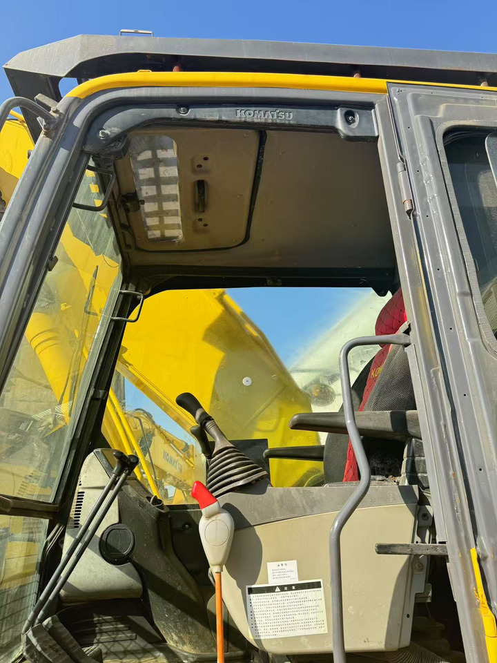 KOMATSU PC200-8 - Pelle sur chenille: photos 5 KOMATSU PC200-8 - Pelle sur chenille: photos 5