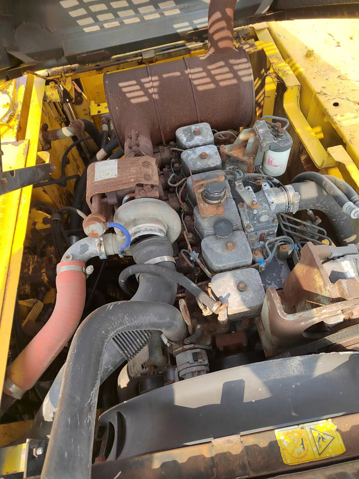 KOMATSU PC220-7 PC200-7 - Pelle sur chenille: photos 5 KOMATSU PC220-7 PC200-7 - Pelle sur chenille: photos 5