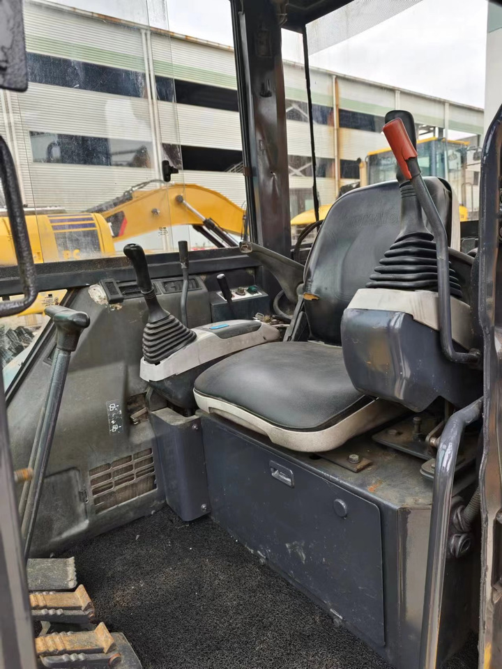 KOMATSU PC55MR-2 - Mini pelle: photos 3 KOMATSU PC55MR-2 - Mini pelle: photos 3