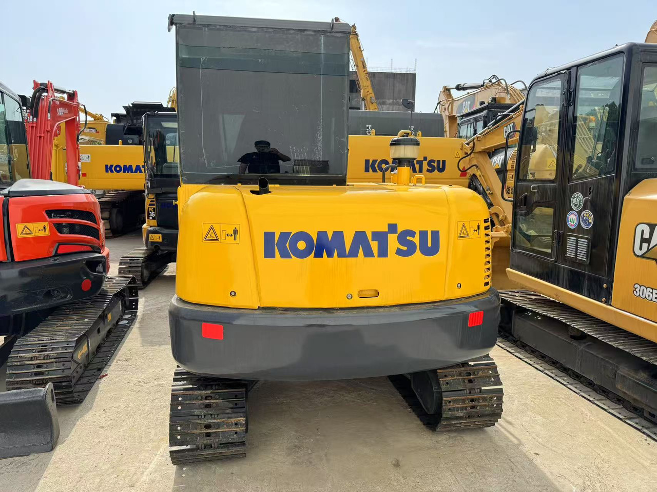 KOMATSU PC56 - Mini pelle: photos 2 KOMATSU PC56 - Mini pelle: photos 2
