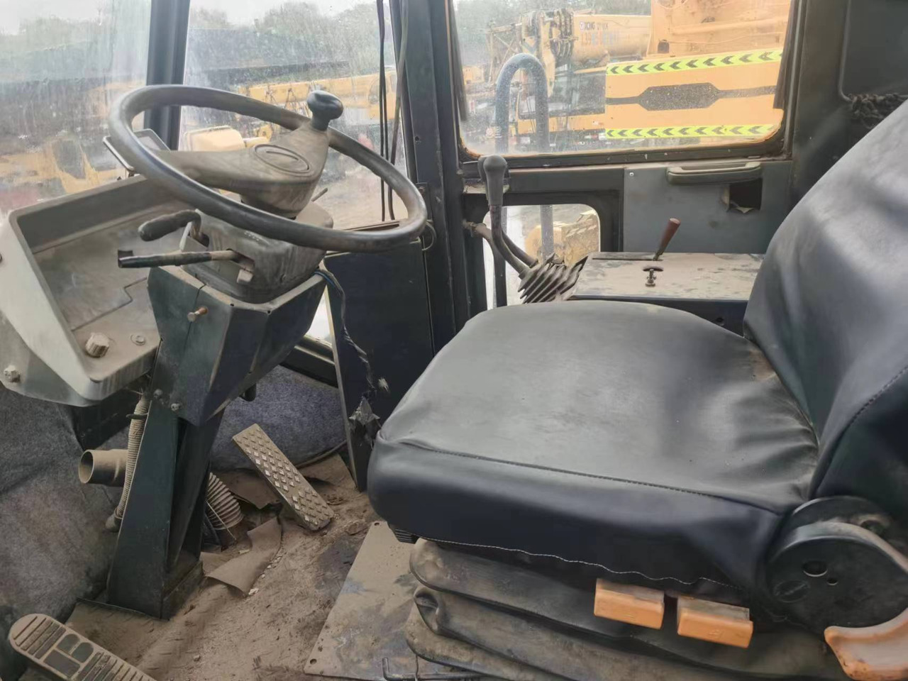 KOMATSU WA470 - Chargeuse sur pneus: photos 4 KOMATSU WA470 - Chargeuse sur pneus: photos 4