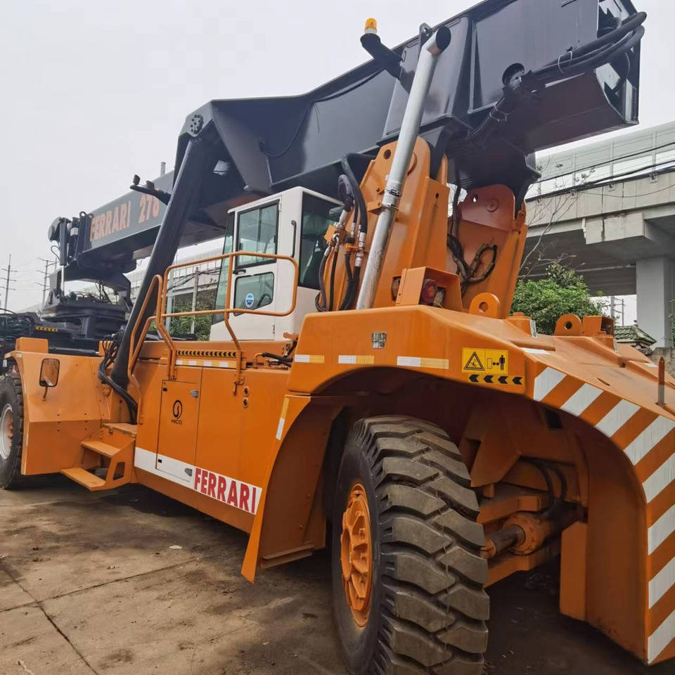 LIEBHERR 278 - Reach stacker: photos 2 LIEBHERR 278 - Reach stacker: photos 2