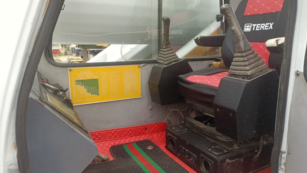 TEREX TTC070G 70ton - Grue mobile: photos 4 TEREX TTC070G 70ton - Grue mobile: photos 4