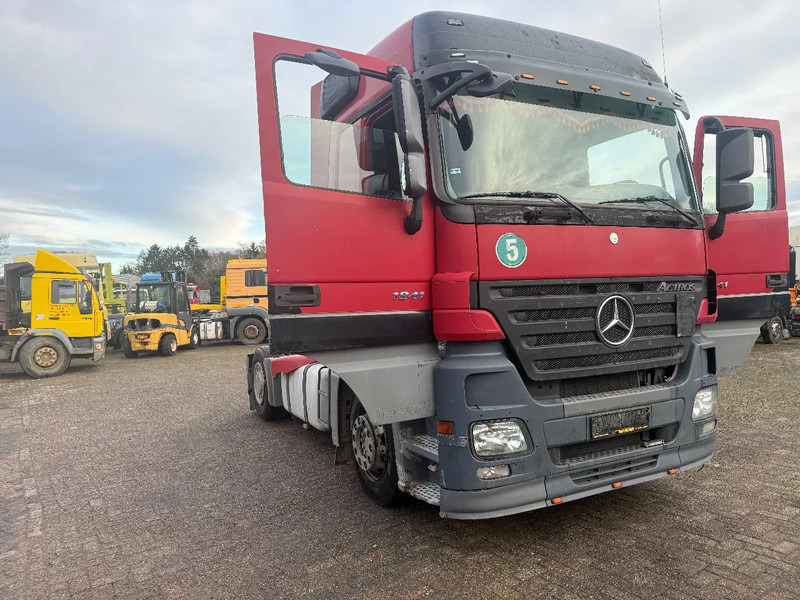 Mercedes-Benz Actros 1841 Tractor unit - Tracteur routier: photos 1 Mercedes-Benz Actros 1841 Tractor unit - Tracteur routier: photos 1