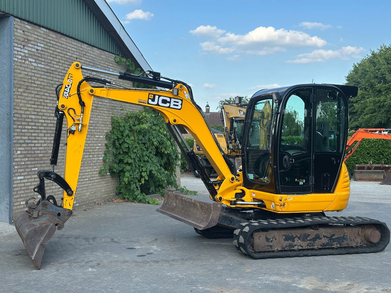 JCB 8045 ZTS - Mini pelle: photos 1 JCB 8045 ZTS - Mini pelle: photos 1