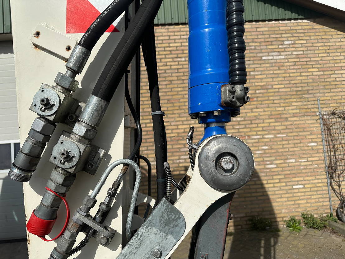 Pelle sur pneus Liebherr A914: photos 24 Pelle sur pneus Liebherr A914: photos 24