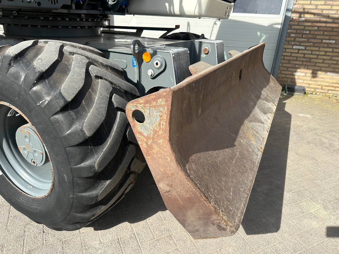 Pelle sur pneus Liebherr A914: photos 25 Pelle sur pneus Liebherr A914: photos 25