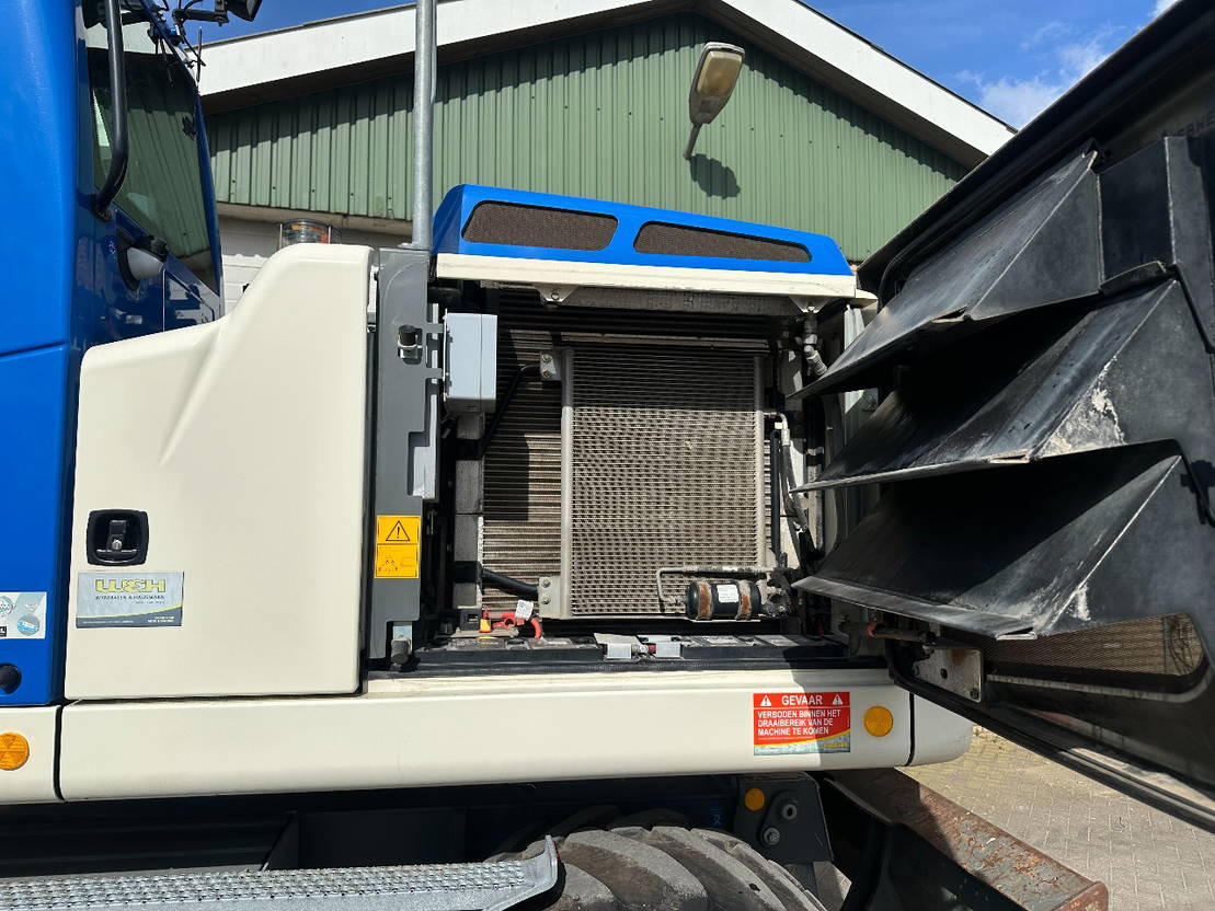 Pelle sur pneus Liebherr A914: photos 20 Pelle sur pneus Liebherr A914: photos 20